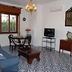 La Casa Dei Fiori Tatil Evi *